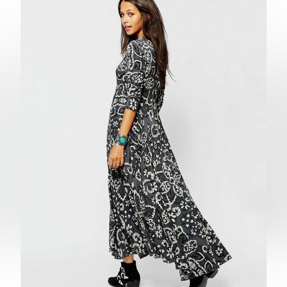 NEW Free People First Kiss Maxi Dress Size Large Gray Shark Combo Boho - Picture 3 of 11
